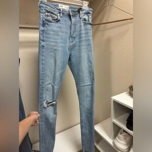 Zara jeans size 4